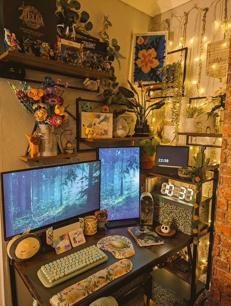 Family Apartment Aesthetic, Aesthetic Mobile Games, Cute Comfy Aesthetic, Pc Setup Aesthetic, Games For Iphone, Gaming Pc Setup, Comfy Aesthetic, Aesthetic Mobile, Games Room Inspiration