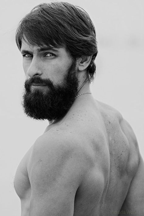 Beard Maintenance, Classic Mens Hairstyles, Man With A Beard, Men's Skincare, Epic Beard, Beard Style, Beard Hairstyle, Great Beards, Full Beard