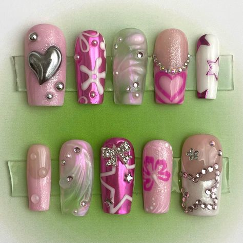 Y2k Barbie Nails, Barbie Press On Nails, Barbie Doll Nails, Doll Nails, Acrylic Nail Designs Coffin, Grunge Nails, Crazy Nails, Y2k Nails, Really Cute Nails