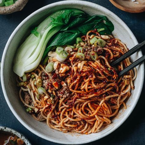 Vegan Dan Dan Noodles Recipes For Dinner Vegan, Vegan Noodle Recipes, Dandan Noodles, Asian Potluck, Vegan Noodles Recipes, Veggie Mains, Dan Dan Noodles, Best Asian Recipes, Asian Dish