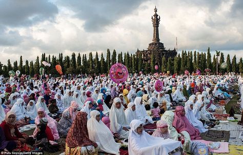 Eid 2013: Millions of worshippers gather to celebrate the finish ... End Of Ramadan, Eid Celebration, Islamic Calendar, Month Of Ramadan, Eid Al Fitr, Idul Fitri, The Prophet, Nine Months, Morning Prayers