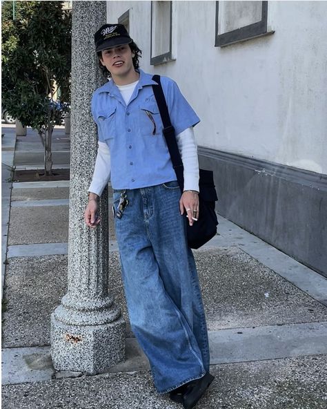 Low Waisted Corduroy Pants Outfit, Gen Z Style Men, Masc Button Up Outfits, Gay Man Outfit, Gay Man Fashion, Gay Clothing Style, Baggy Jeans Outfits, Baggy Jeans Outfit, Aesthetic Men