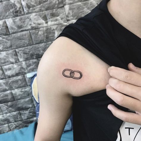 Top 41 Best Infinity Tattoos - [2020 Inspiration Guide] Infinity Sign Tattoo, Infinity Symbol Tattoo, Infinity Tattoo Designs, Chain Tattoo, Cute Tats, Infinity Tattoos, Poke Tattoo, Old Tattoos, Boy Tattoos