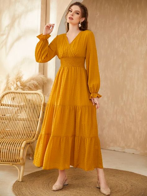 Elastic Design Dress, Elastic Frock Design, Yellow Frocks For Women, Yellow Designer Dress, Simple Maxi, Floral Frocks, Stylish Tops For Women, Formal Wear Women, Fashion Design Patterns