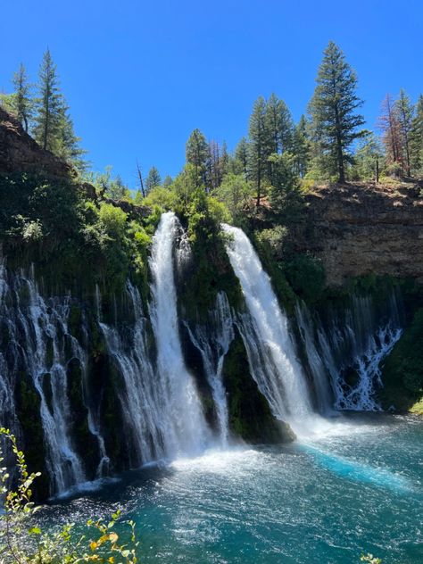 Nature Landscape Pictures, Burney Falls, Starry Eyes, Landscape Pictures, Nature Aesthetic, Pretty Places, Nature Landscape, Travel Aesthetic, Nature Pictures