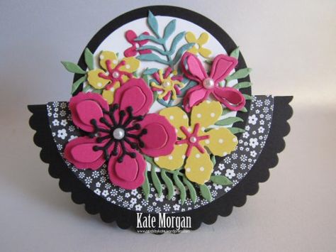 Circle Fancy Fold card Circle Greeting Cards, Stampin Up Circle Of Spring, Stampin Up Circle Card Thinlits, Layered Circles Card, Circle Card Thinlits Dies, Fancy Fold Card Tutorials, Easel Cards, Shaped Cards, Interactive Cards