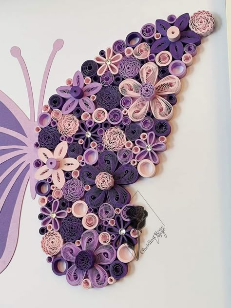 Quilling Art Butterfly, Paper Quilled Butterfly, Butterfly Paper Quilling, Quilling Art Unique, Quilling Arts, Quilling Butterfly, Diy Quilling Crafts, Quilling For Beginners, Quilling Flower Designs