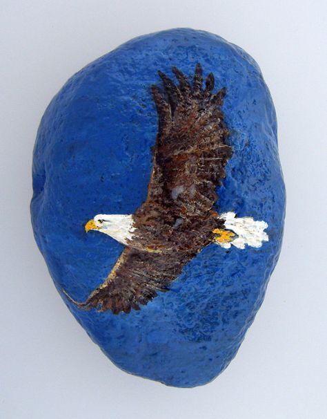 Eagles Painted On Rocks, Eagle Rock Painting, Rock Birds, Penny Art, Aigle Royal, Eagle Painting, Painted Rock Animals, Stone Art Painting, Seashell Painting