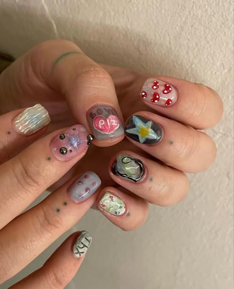 Jelly Nails Designs Short, Japanese Short Nail Art, Abstract Short Nail Art, Japanese Hard Gel Nails, Y2k Nails Gel, Japanese Nails Short, Short Japanese Nails, Omakase Nails, Japanese Jelly Nails