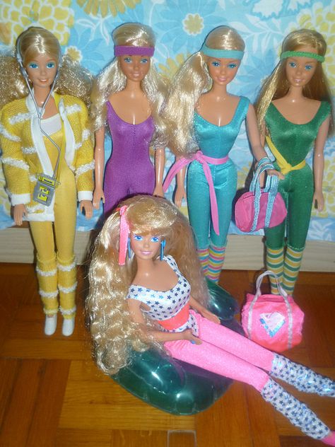 Barbie loves leotards!!! From left: Music Lovin' Barbie 1985, Super Dance Barbie 1982, Great Shape Barbie 1983, Great Shape UK Barbie 1983, Barbie And The All Stars 1989 by Patty Is Totally Addicted To Barbie, via Flickr Iconic Barbies, Great Shape Barbie, 80s Barbies, Barbie Shoot, School Barbie, 1980s Barbie, Barbie 80s, Barbie 90s, Barbie Skipper