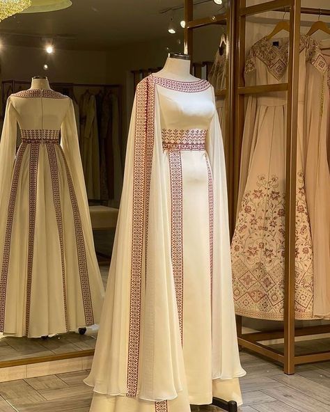 Jordanian Dress, Clothing Pattern Design, Henna Party, Fashion Top Outfits, Moroccan Dress, Modesty Fashion, Elegant Dresses Classy, Simple Pakistani Dresses, Arab Fashion