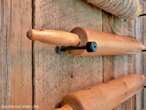 Our Vintage Home Love Rolling Pin Wall http://ourvintagehomelove.blogspot.com/ Rolling Pin Display, Rolling Pin Crafts, Rolling Pin Holder, Simple Vintage Style, Organized Clutter, Style On A Budget, Kitchen Improvements, Crate Shelves, Diy Rustic Decor