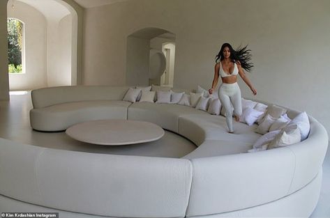 Dancing through life: Kim shared another snap running around her sofa in an Instagram imag... Kim Kardashian House, Kim Kardashian Home, Kardashian House, Kim House, Stile Kylie Jenner, Kardashian Home, Concept Home, Luxury Homes Dream Houses, Dream House Interior