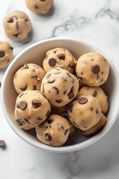 Easy Snacks To Make For School, Small Batch Cookie Dough, Easy Snacks No Bake, Quick No Bake Desserts, Cookie Dough Balls Recipe, No Bake Cookie Dough Bites, Saturday Baking, School Baking, Edible Cookie Dough Bites