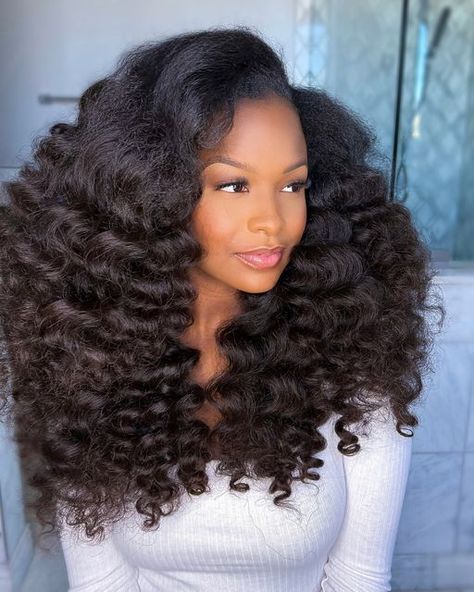 Beautiful Natural Hair, Long Natural Hair, Natural Hair Inspiration, Hair Crush, Afro Hairstyles, Black Girls Hairstyles, Big Hair, Aesthetic Hair, Gorgeous Hair