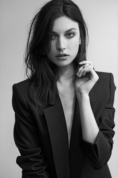 Jacquelyn Jablonski, Portrait Photography Women, Img Models, Model Poses Photography, Foto Poses, Photography Poses Women, Shooting Photo, Selfie Ideas, Black And White Portraits