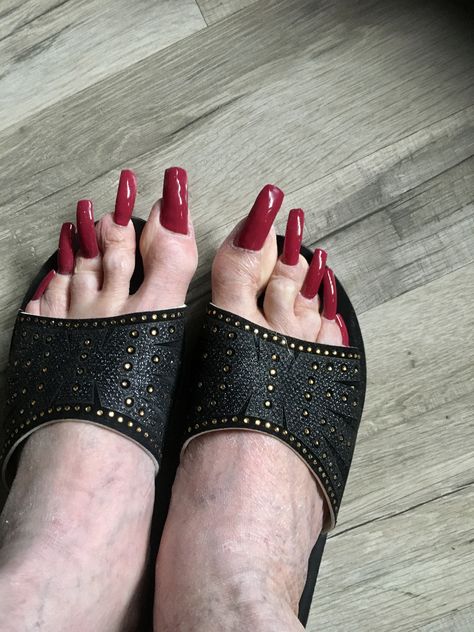 Bf Tip Color Nails, Cool Nails Almond Shape, Black Nails Feet Toenails, Red And White Pedicure, Gross Toenails, Almond Shape Black Nails, Dark Red Toe Nails, Black Acrylic Toes, Red Toes Nails