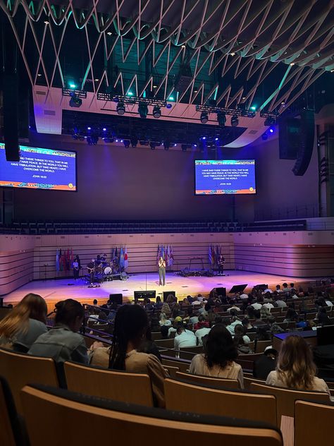 📍Liberty University Worship Night, Aesthetic London, College Vision Board, Liberty University, Dream School, Prayer Board, Spiritual Life, Worship, University