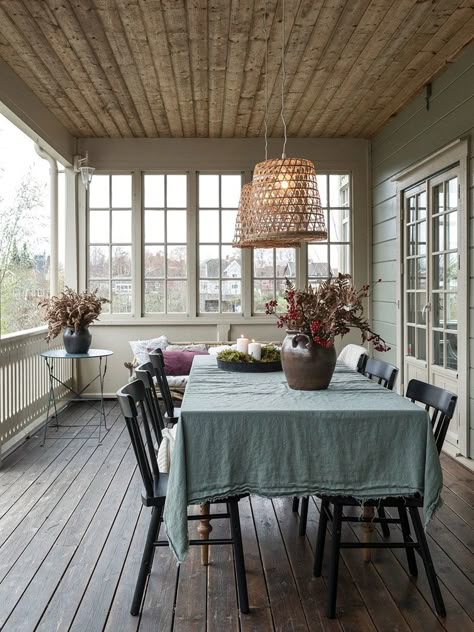 Swedish Country House, Eclectic French Country, Swedish Homes, Swedish Cottage, Sweden House, House Restoration, Townhouse Designs, Paris Home, Scandi Home