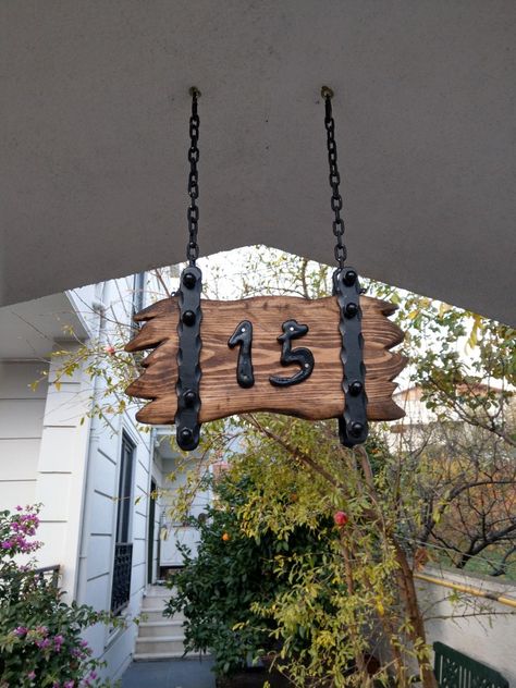 Landscape Timber Crafts, Rustic House Numbers, Wooden Living Room Furniture, House Numbers Diy, Holly House, Wood Shop Projects, Diy Outdoor Decor, Work Home, House Number Sign