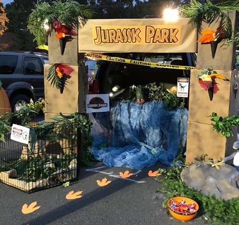 Jurassic Park Trunk or Treat Jurassic Park Trunk Or Treat, Park Party Decorations, Fête Jurassic Park, Trunker Treat Ideas, Jurassic Park Birthday Party, Jurassic Park Party, Birthday Party At Park, Jurassic Park Birthday, Park Party