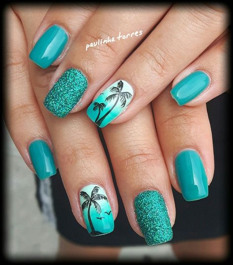 Turquoise Short Nails Designs, Palm Trees Nails Design, Bright Summer Nails With Glitter, Beach Vac Nails, Blue Nails With Palm Tree, Beach Themed Nails Easy, Tropical Dip Nail Designs, Nail Designs For Hawaii Vacations, Vacation Nails Turquoise