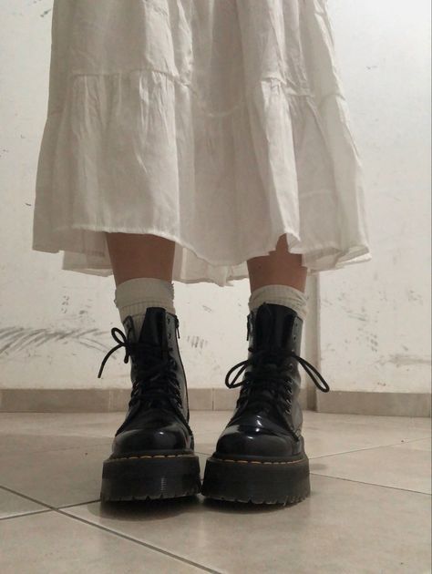 Swag Shoes, Pretty Shoes, Dream Shoes, Doc Martens, Amelie, Dr. Martens, Cute Shoes, Look Fashion, Aesthetic Clothes