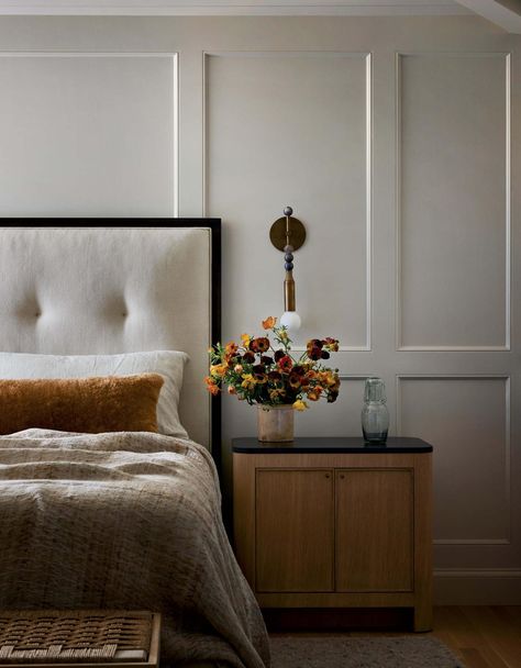 These Inviting Interiors Champion Understated Elegance | Luxe Interiors + Design Contrast Bedroom, Southern Bedroom, Architectural Digest Bedroom, Lux Interior, Chicago Living, Disc Interiors, Bespoke Beds, Architecture Home, Classic Bedroom