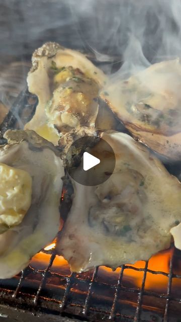 Oyster Roast Side Dishes, Rockefeller Oysters Recipes, Grilled Oysters Rockefeller Recipe, Smoked Oyster Recipes, Char Grilled Oysters, Oyster Rockefeller Recipe, Charbroiled Oysters Recipe, Rockefeller Oysters, Baked Oyster Recipes