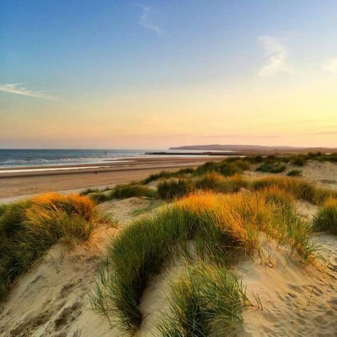 A beach near Rye UK. Rye Uk, Rye Beach, Denmark Travel, East Sussex, Three Days, Rye, Soft Pastel, Denmark, Places To Visit