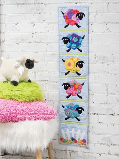 Counting Sheep Quilt Pattern Kids Quilt Patterns, Quilt Chicken, Sheep Quilt, Simple Applique, Seasonal Wall Hangings, Wall Quilt Patterns, Quilting Digest, Quilt Book, Quilt Pattern Book