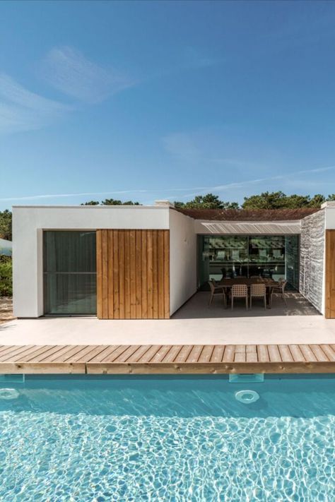 House In Portugal, Surfer House, Portugal House, House Portugal, Amazing Houses, Douro Valley, Modern House Facades, Prefabricated Houses, Minimal Home