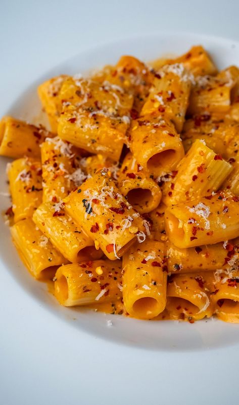 Creamy Gochujang Vodka Pasta | Provecho Pasta Dinner Ideas, Aesthetic Pasta, Hamburger Sandwich, Pasta Garlic, Good Pasta, Healthy Yummy Food, Vodka Pasta, Pasta Types, Food Gallery