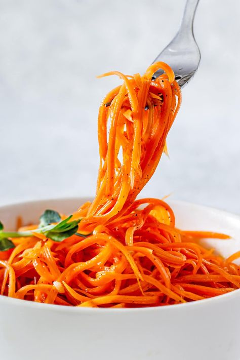 Korean Carrot Salad, Korean Carrot, Russian Salad, Grape Oil, Carrot Salad Recipes, Julienned Carrots, Raw Carrots, Best Salad Recipes, Carrot Salad