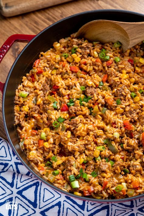 One Pot Taco Beef Rice Skillet - delicious spicy cheesy taco beef, all cooked in one pan with rice and vegetables and on the table in 30 minutes for a perfect family meal. Gluten-free, vegetarian, slimming world and weight watchers friendly Recipe With Taco Seasoning, Taco Rice Recipe, One Pot Rice Meals, Taco Beef, Minced Beef Recipes, Rice And Vegetables, Fakeaway Recipes, Taco Rice, Beef Rice