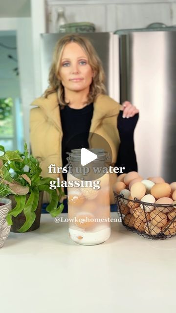 Lissy - homesteading | adventure | wellness on Instagram: "2 ways to preserve eggs for the winter! 🥚🐓  Day 7 of #backtoprairieliving challenge: Preservation  Water glassing: I start with clean, unwashed eggs from the coop and submerge them in a solution of pickling lime and water. For the solution, mix 1 ounce of pickling lime (calcium hydroxide) with 1 quart of water—make sure the water is filtered or distilled, not tap. Pour the lime-water mixture over the eggs, making sure they’re completely submerged. This solution creates a high-pH environment that seals the eggshells, keeping bacteria and air out. Plus, the lime naturally fills in the eggshell pores, preserving the eggs’ quality for up to 2 years! Just make sure the eggs are fresh and never store-bought—they need their natural bloo Unwashed Eggs, Pickling Lime, Preserve Eggs, Lime Water, Day 7, Egg Shells, Winter Day, Seals, Pickles