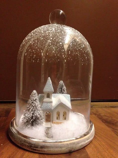 Dome Christmas Decorations, Glass Cloche Christmas Decor, Glass Dome Christmas Decor, Christmas Dome Displays, Christmas Cloche, Christmas Cloche Ideas, Mason Jar Christmas Decorations, Cloche Decor, Christmas Vases