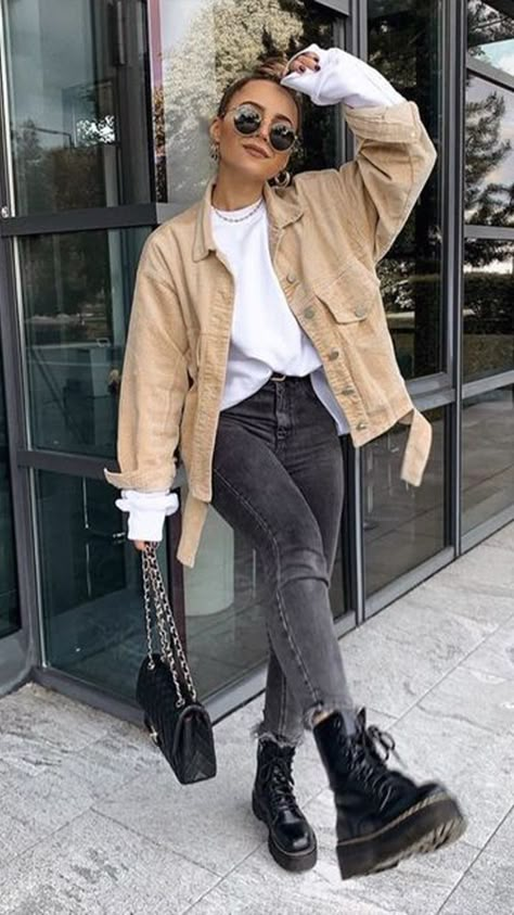 Winter Night Outfit, Stylish Winter Outfits, Outfit Jeans, Trendy Fall Outfits, Looks Street Style, Cute Winter Outfits, Outfit Trends, Women Outfit, Winter Trends