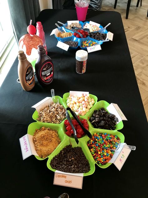 Ice Cream Fundraiser Ideas, Ice Cream Movie Night, Cheap Ice Cream Bar, Ice Cream Fundraiser, Sunday Ice Cream Bar Party Ideas, Classroom Ice Cream Party, Ice Cream Social Toppings, Halloween Ice Cream Bar, Sunday Bar Ideas Ice Cream