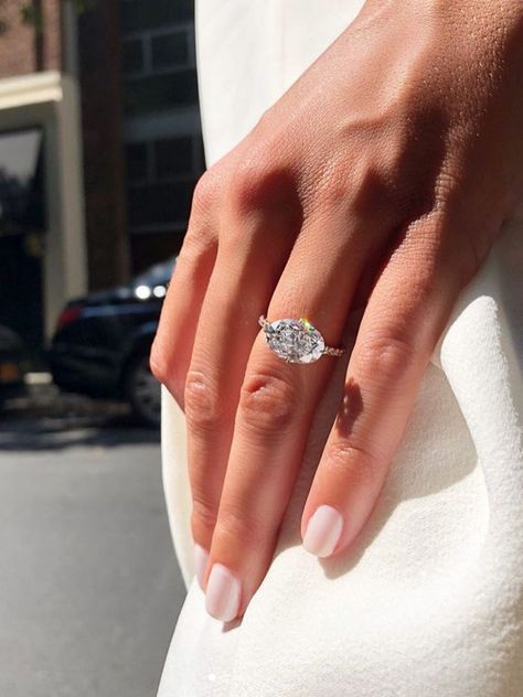 Beautiful Wedding Rings Diamonds, Oval Diamond Engagement, Trending Engagement Rings, Moissanite Engagement Ring Oval, Vintage Engagement Ring, Ring Trends, Oval Engagement, Dream Engagement, Dream Engagement Rings