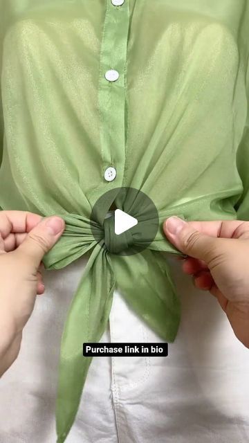 How To Tie Shirt Bow, Tying A Bow On A Shirt, How To Tie A Blouse Bow, How To Tie A Bow On A Shirt, How To Tie A Shirt, Hacks For Girls, Diy Fashion Videos, Tie A Shirt, Shirt Knot