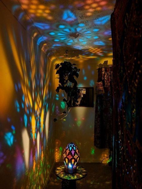 Arabian Lamp, Islamic Geometric Art, The Arabian Nights, Colour Effect, Geometric Lamp, Moroccan Lamp, Whimsical Home, Turkish Bath, Dreamy Room