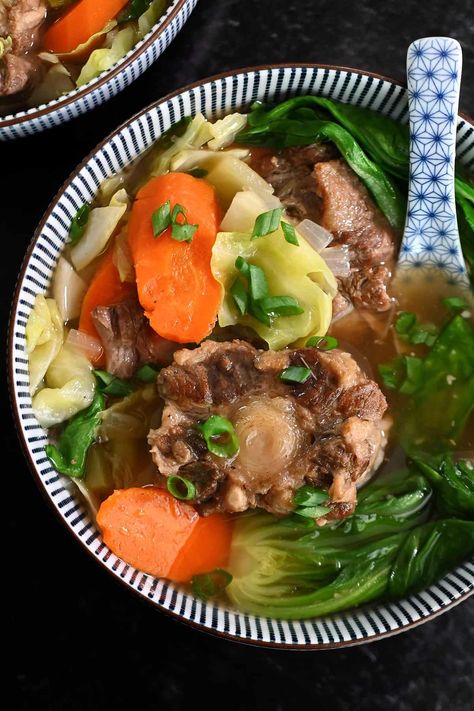 Ox Tail Soup Recipe, Oxtail Soup Recipe, Oxtail Recipes Easy, Soup Stovetop, Oxtail Soup, Oxtail Recipes, Seasonal Vegetables, Nom Nom Paleo, Asian Soup