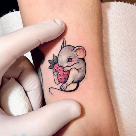 Mice Tattoo Cute, Garden Critters Tattoo, Small Animals Tattoos, American Traditional Mouse Tattoo, Fairy Mouse Tattoo, Small Neotraditional Tattoo Design, Rat Zodiac Tattoo, Funny Rat Tattoo, Mouse Tattoo Traditional