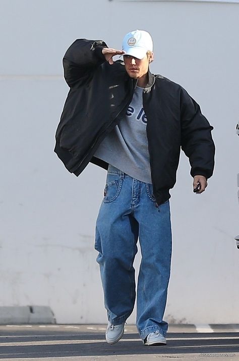 Justin Bieber Winter Outfit, Mens Oversized Fashion Streetwear, Justin Bieber Style Outfits, Justin Bieber Fits, Justin Bieber Street Style, Justin Bieber Fashion, Justin Bieber Hailey Bieber, Justin Bieber Hailey, Justin And Hailey Bieber