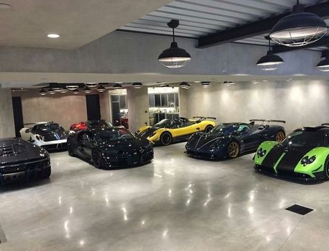 Hot Wheels Room, Garage Designs, Luxury Car Garage, Morning Video, Garage Style, Dream Car Garage, Luxury Garage, Last Ride, Car Showroom