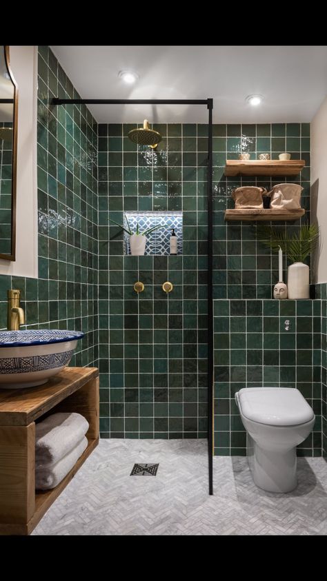 Emerald Bathroom, Bright Green Bathroom, Wetroom Ideas, Emerald Green Bathroom, Small Wet Room, Bathroom Ideas Green, Wet Room Bathroom, Green Painted Walls, Green Tiles