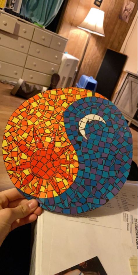 Warm vs cool colors. Yin yang mosaic. Art idea Yin Yang Mosaic, Ying Yang Mosaic, Paper Mosaic Art Ideas Easy, Warm Vs Cool Colors, Yin En Yang, Easy Mosaic, Yin Yang Art, Paper Mosaic, Wall Mosaic