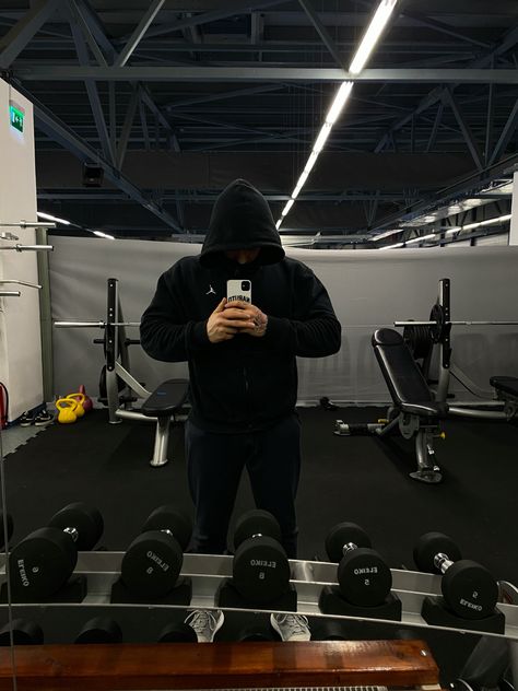 Gym Gym Bro Aesthetic, Gym Pic, Gym Bro, Health Cooking, Winter Arc, Aesthetic Men, Gym Aesthetic, Gym Inspiration, Living A Healthy Life