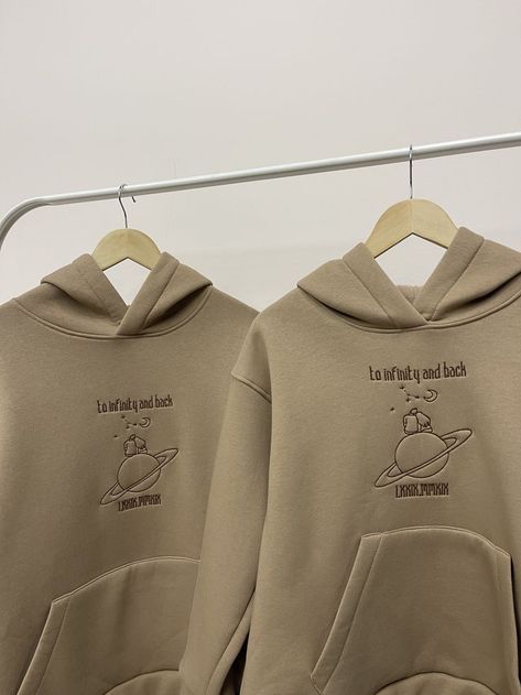 The couple embroidered custom dates hoodied sweaters/sweatshirts as an Anniversary or Valentines Day gift for boyfriend/girlfriend. #embroideredhoodie #embroideredsweatshirt #embroideredtshirt #couplesweaters #couplehoodies #couplesweatshirts #coupletshirts #coupleclothing #matchinghoodies #customhoodie #customsweater #coupleitems #ideaforgift #couplegift #datehoodies #customhoodie #customembroidery #customsweatshirt #customtshirt #valentinesdaygift #valentinesgift Gifts For Boyfriend Hoodie, Idea For Anniversary, Hoodies Couple, Couple Sweatshirts, Couple T Shirt Design, Matching Hoodies For Couples, Handmade Gifts For Boyfriend, Boyfriend Hoodie, Matching Hoodies